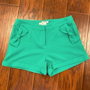 NWT verty shorts, more green in person. Size L